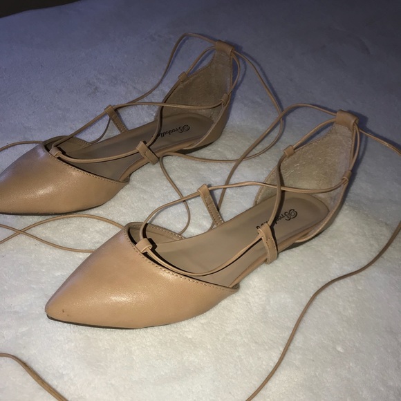 Breckelle’s lace up flats - Picture 2 of 8